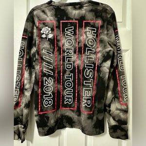 Hollister Men’s Long Sleeve Graphic Tee